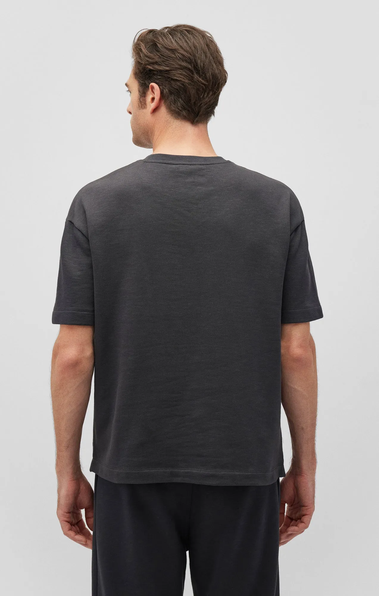 DROP SHOULDER T-SHIRT IN PIRATE BLACK