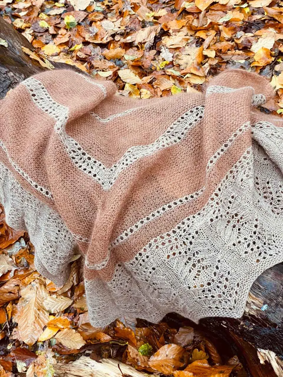 Elinore shawl by Inge-Lis Holst for Önling, knitting pattern