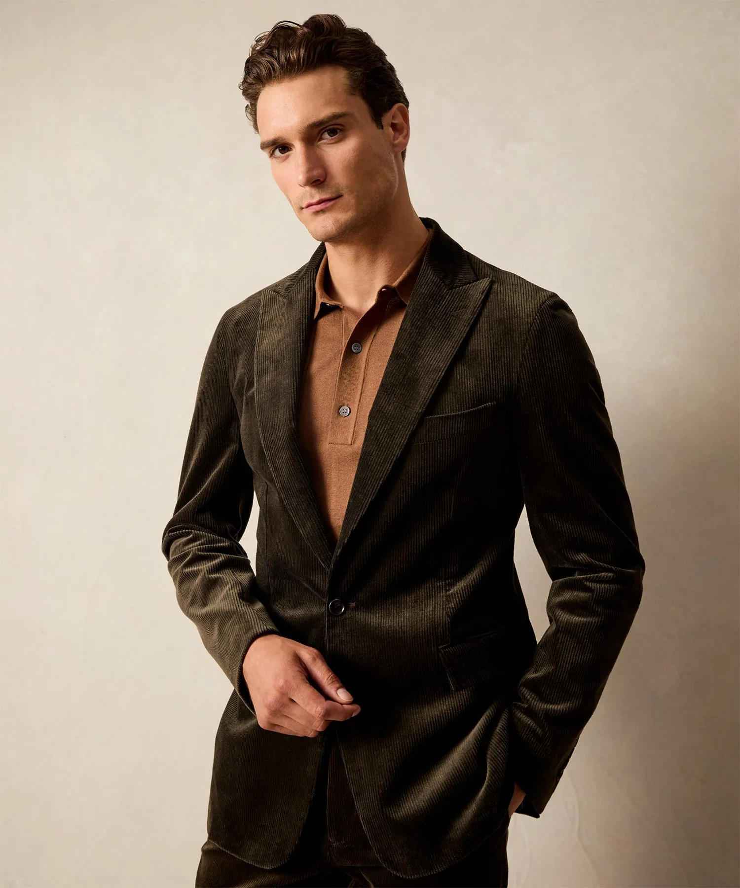 Italian Fine Wale Corduroy Sutton Suit in Dark Brown