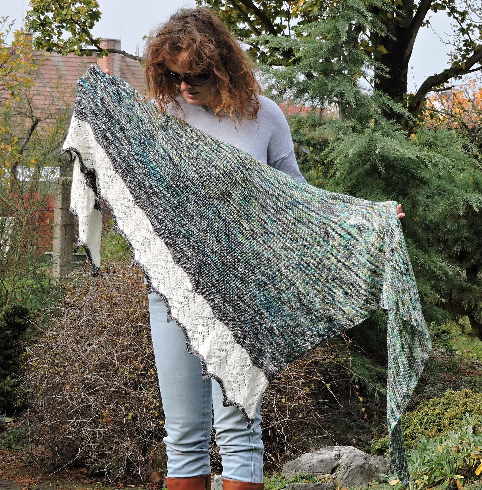 Sarabande Shawl by Jana Markova