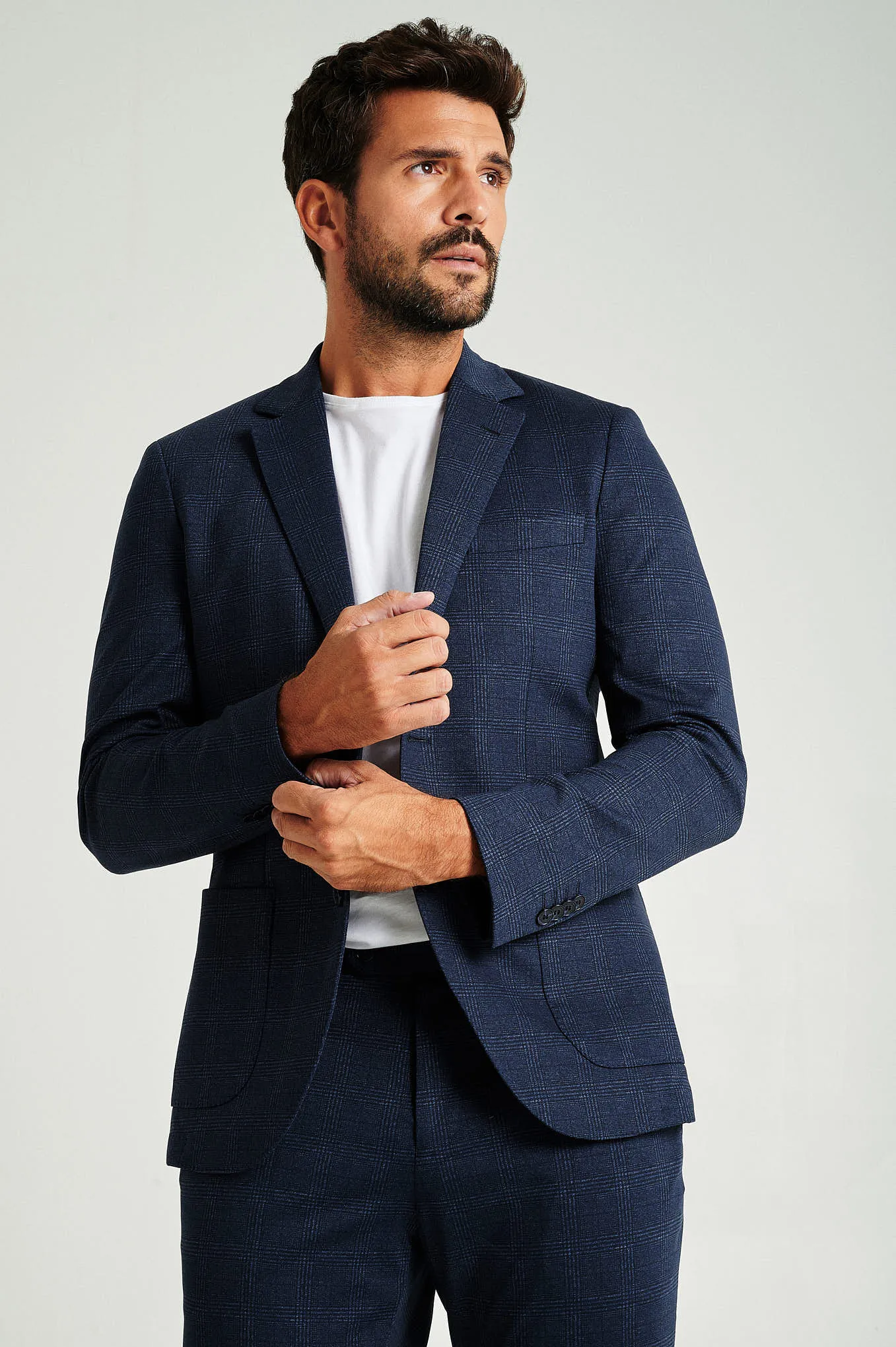 Slim fit high comfort suit