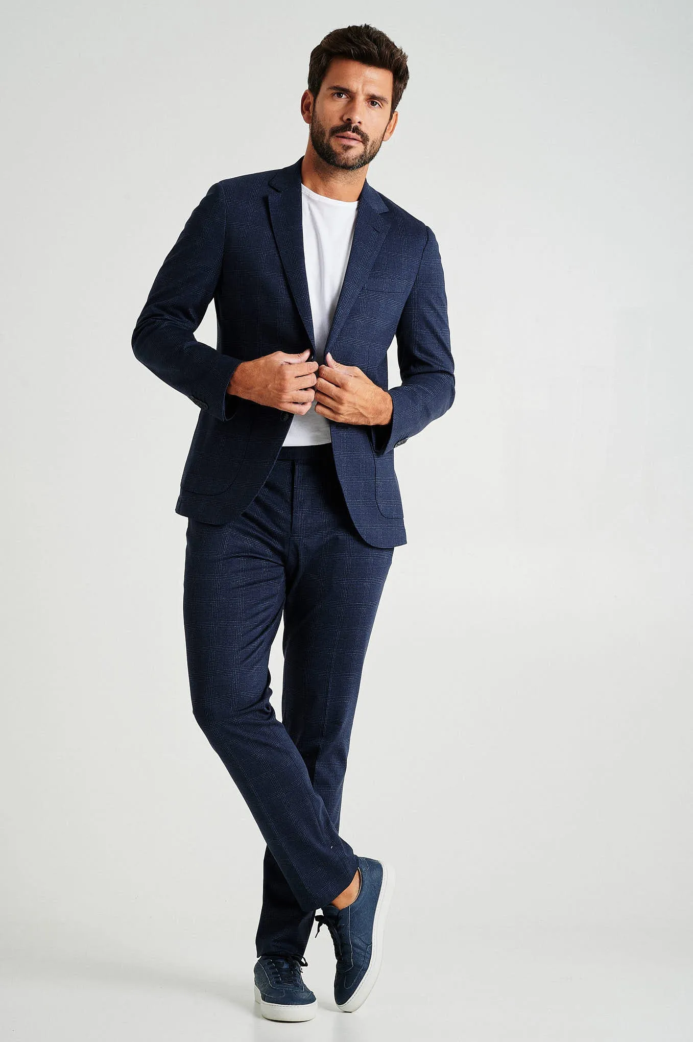 Slim fit high comfort suit