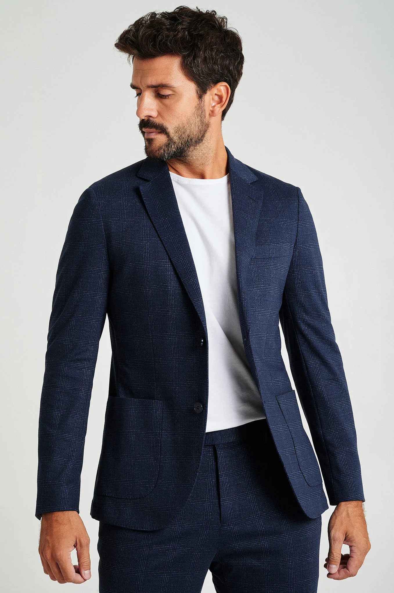 Slim fit high comfort suit