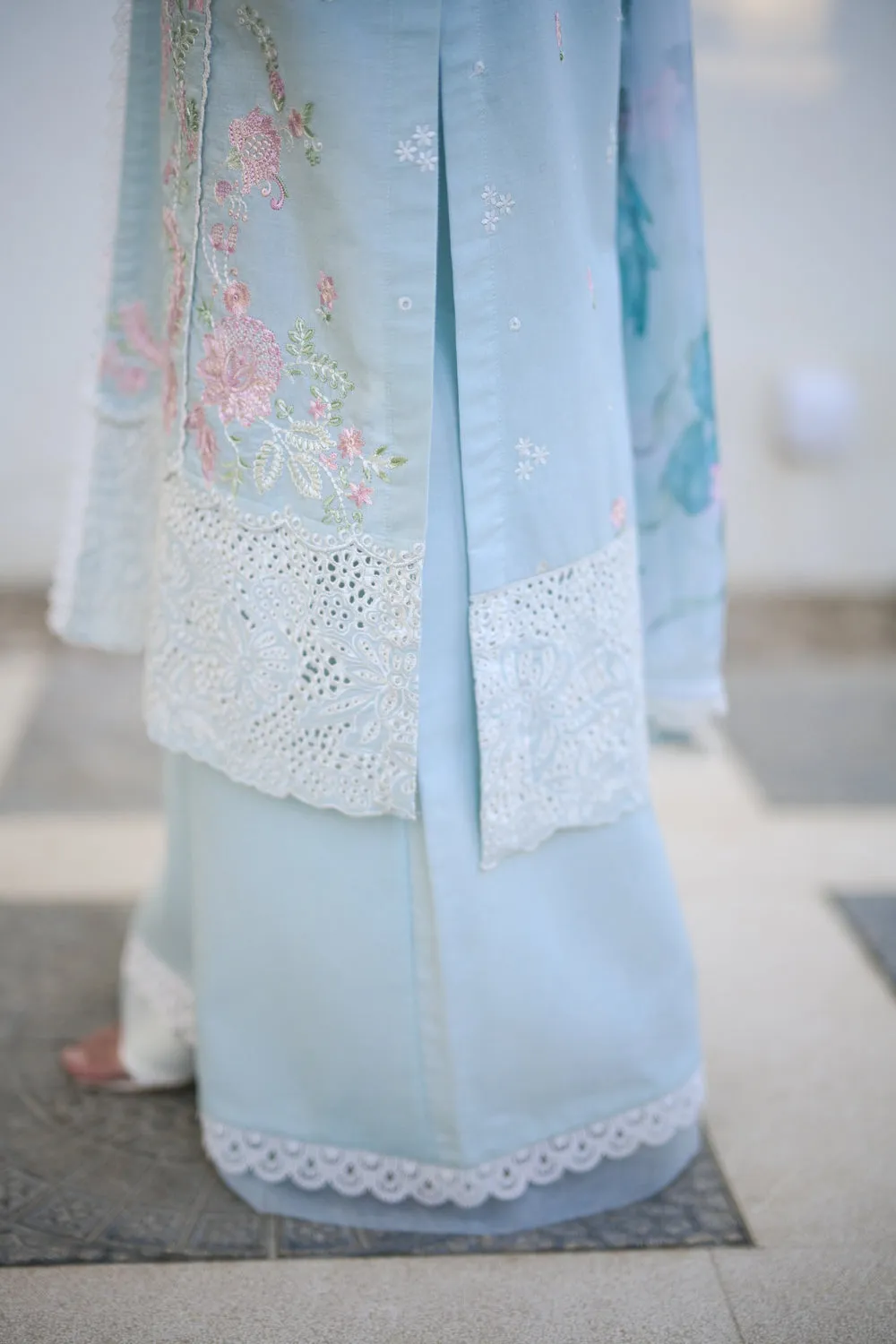 Summer Luxury Lawn '24 - Zahra (Ice Blue)